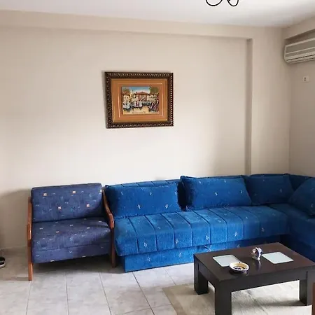Daire Casa Kevin 2 - Well Connected, Well Lit, Balcony Saranda